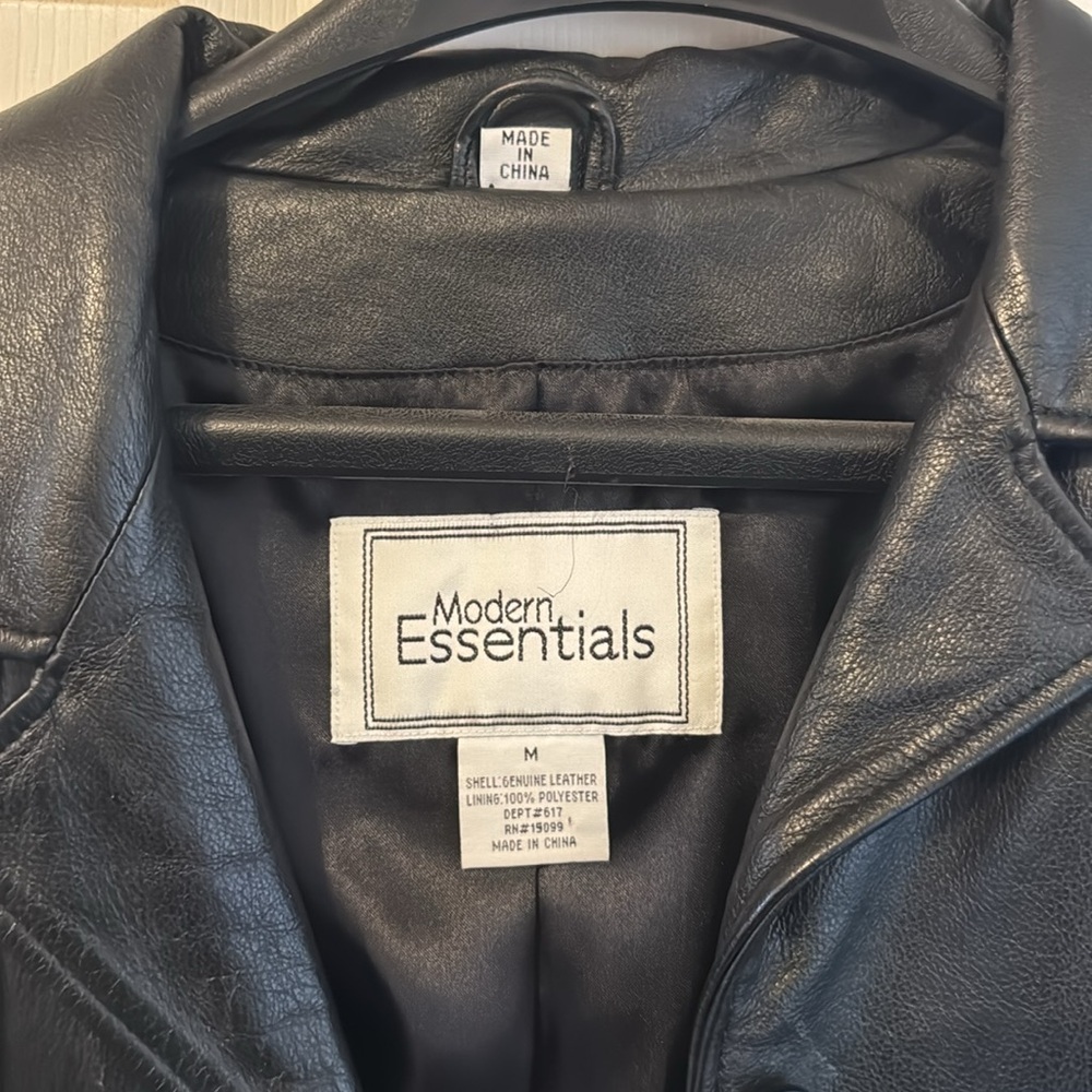 Vtg Modern Essentials Leather Coat - image 2